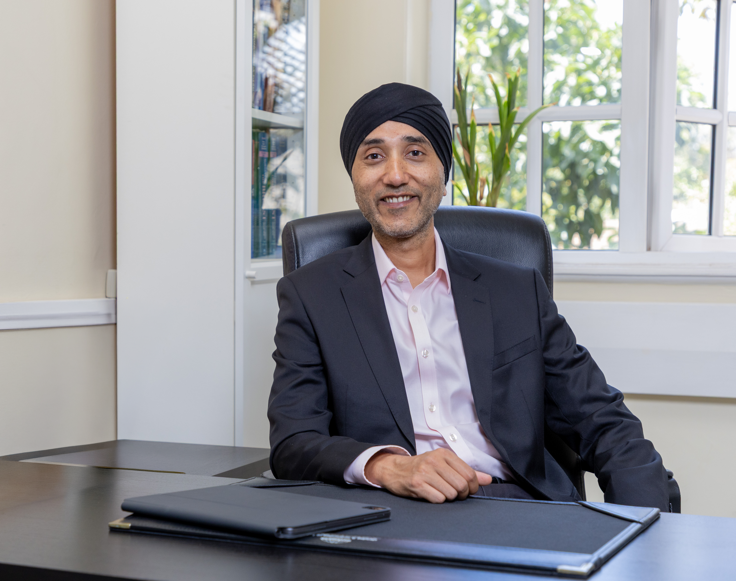 Dr. Ravjit Sagoo, a trusted Consultant Interventional Radiologist in Nairobi.